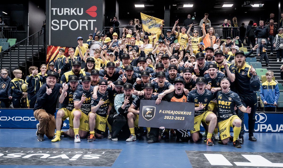 f_liiga's tweet photo. Kun kuva kertoo enemmän kuin tuhat sanaa…

📸: @ansik #FLIIGA #salibandy #parastapaikanpäällä https://t.co/Lfsdd53ViS