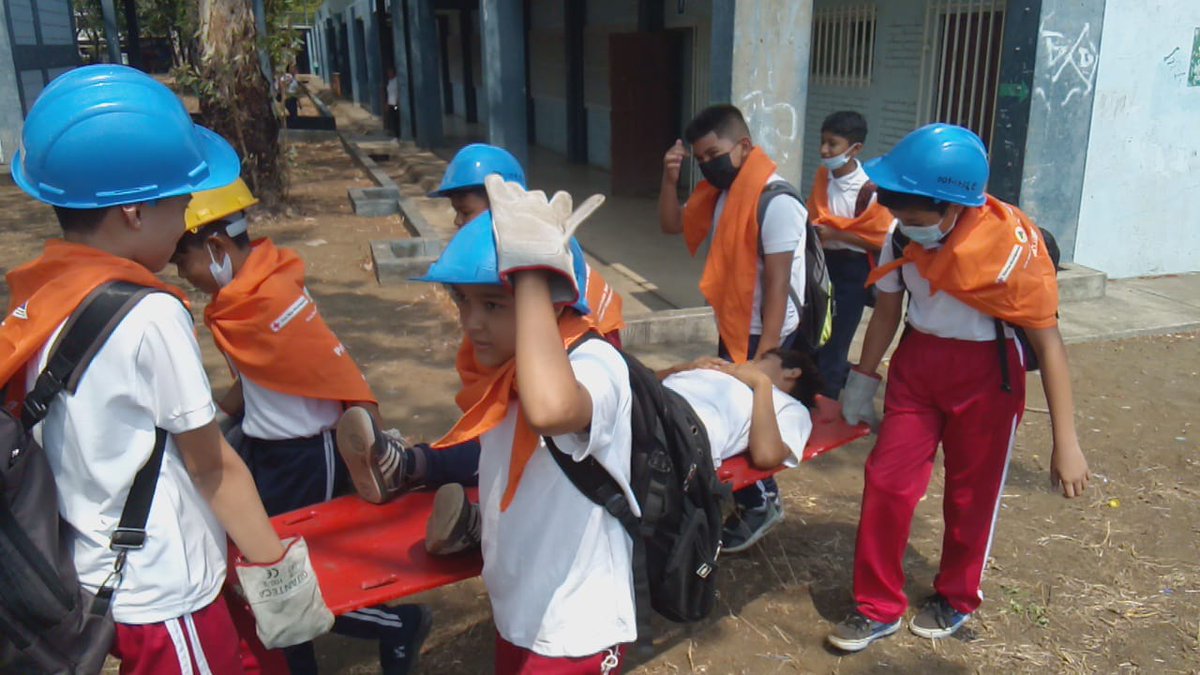 WilberLopezG's tweet photo. #Nicaragua | Esta mañana en el Instituto Miguel Ramirez Goyena de Managua realizaron ejercicios para salvaguardar la vida de los estudiantes y docentes. https://t.co/mTyMJIngK2