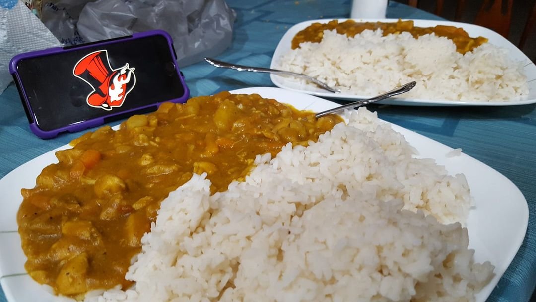 #GuraFood
It's an older photo, but I made an attempt at cooking up some (un)official Leblanc Curry, about three years ago. ATLUS revealed the real recipe after I found this one on a vidja game cooking website.