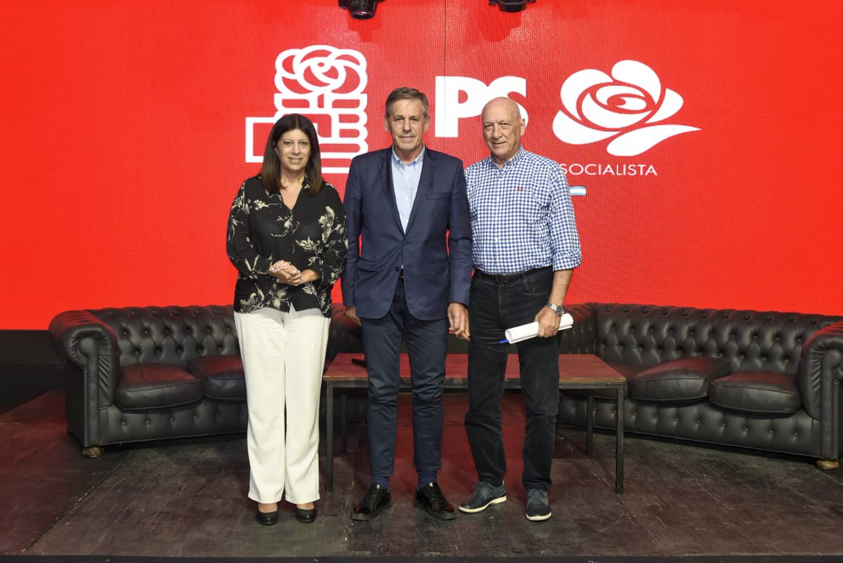 En un encuentro organizado por el Foro de Autoridades Locales del <a href="/pssantafe/">Partido Socialista Santa Fe</a> 🌹 debatimos con intendentes, presidentes/as y miembros de comisiones comunales, legisladores, funcionarios/as y concejales/as socialistas sobre #autonomíasmunicipales

#SantaFe