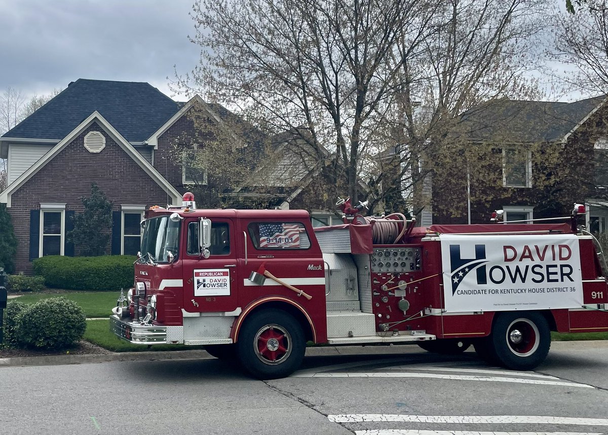 ChiefHowser's tweet photo. So a friend’s HOA will not allow YARD SIGNS 🪧! So while in front of their house today, I sent this pic to them at work and asked: “can I just leave a fire truck 🚒 parked in front of your house instead of the yard sign 🪧?” 😂
#HomeGrownRep🍅 #KentuckyFirst🇺🇸 #Howser4KY👩🚒 https://t.co/8kRBKwDPUI