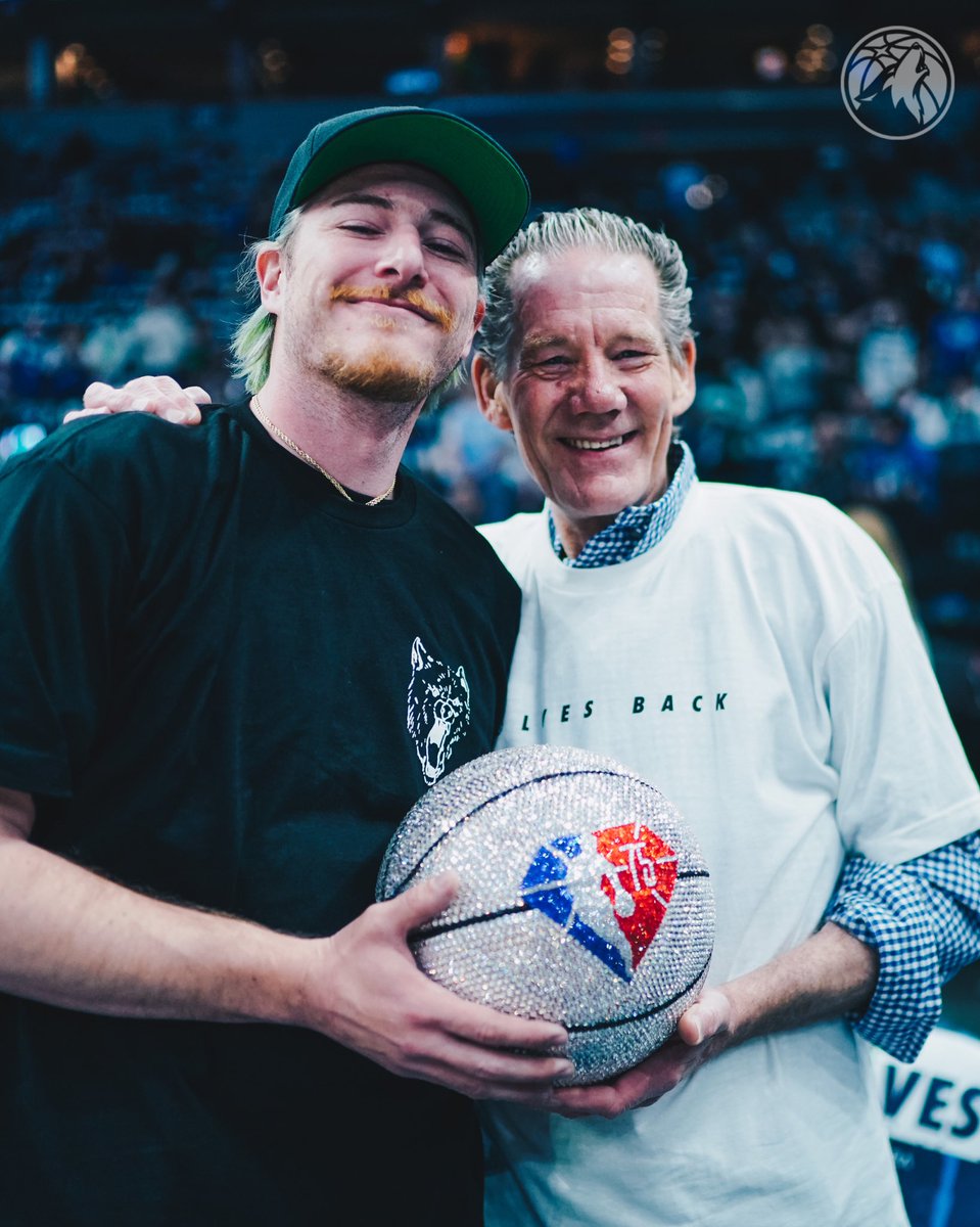 Timberwolves's tweet photo. SUPERFANS 🐺 https://t.co/yFkCfN4f1g