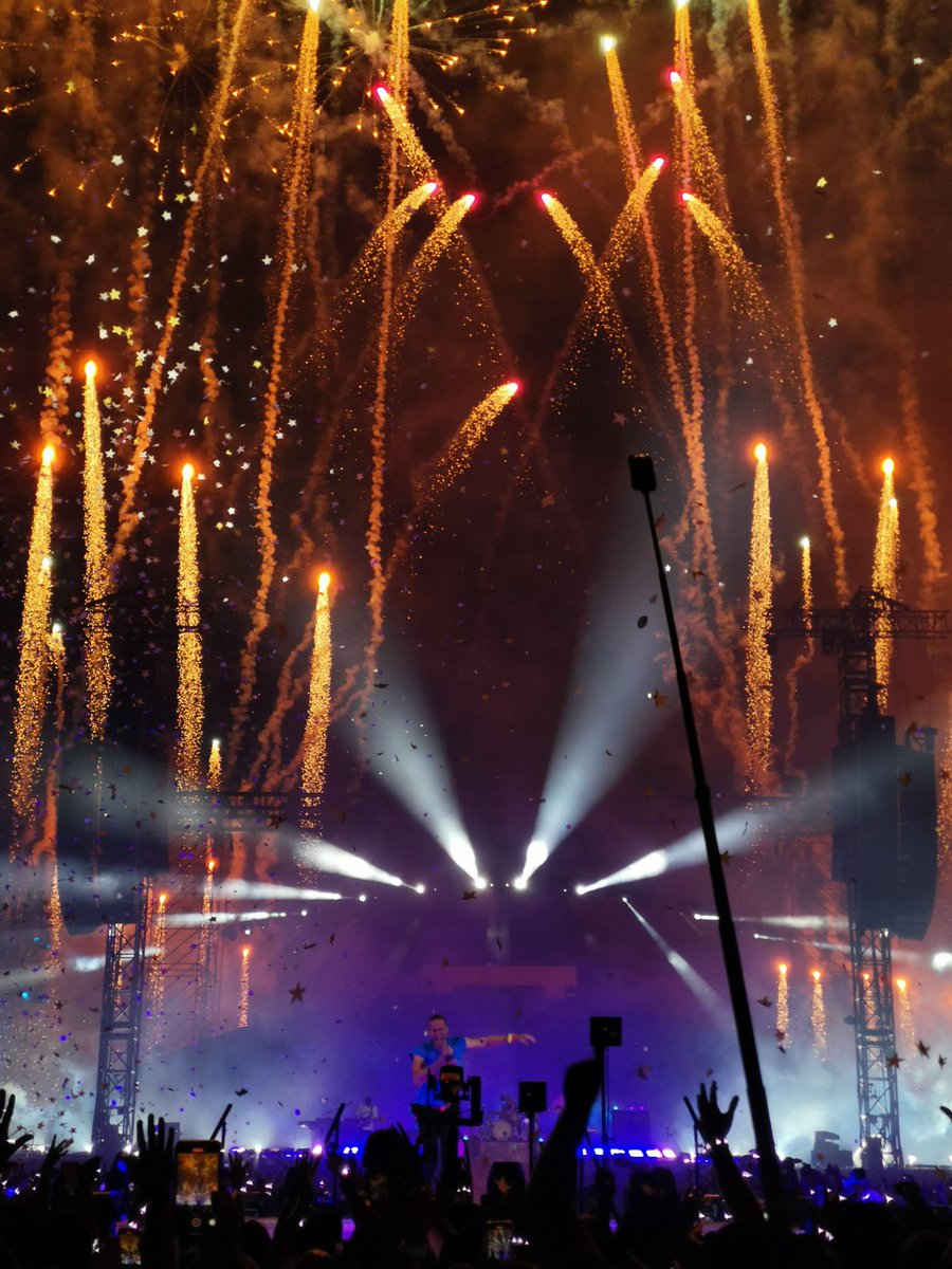 starkleyx's tweet photo. VENEZUELA ESPERA A COLDPLAY
#coldplayinVenezuela #MusicOfTheSpheresWorldTour  🪐🌌🇻🇪🪐🌌🇻🇪 @coldplay @evenpro @coldplayvene https://t.co/joUoQhpvvK