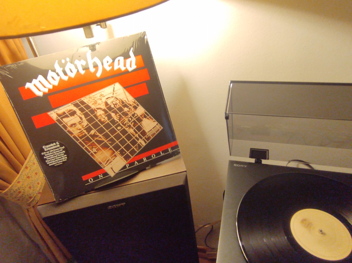 migueldeth's tweet photo. #NowPlaying @myMotorhead #OnParole 🤘🏼🇨🇱🤘🏼🍻 https://t.co/1PeoLF4YBG
