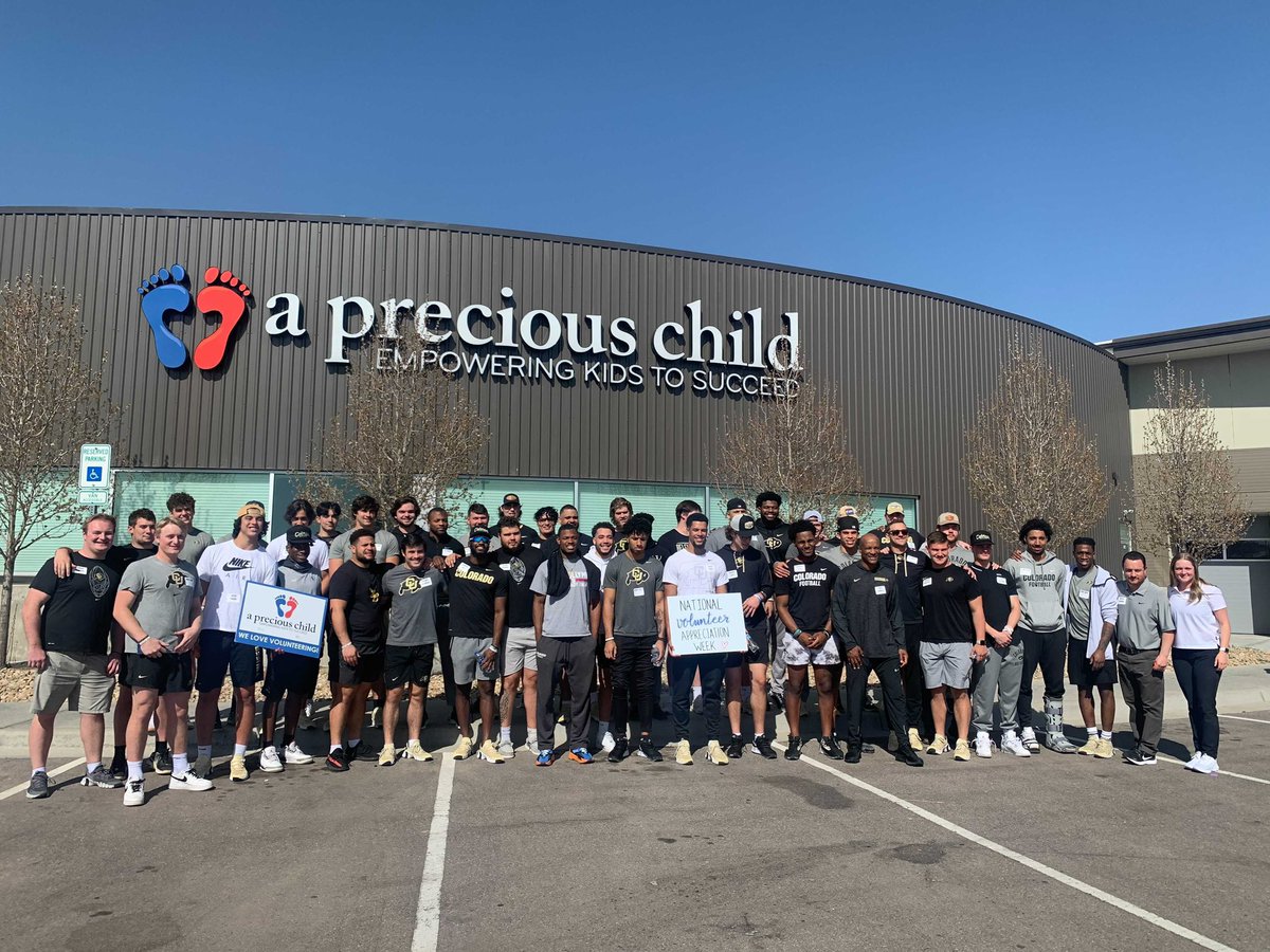 HUGE thank you to <a href="/CUBuffsFootball/">Colorado Buffaloes Football</a> for volunteering at A Precious Child today! We appreciate you <a href="/CUBoulder/">CU Boulder 🦬</a> ❤️ #ThankYouThursday