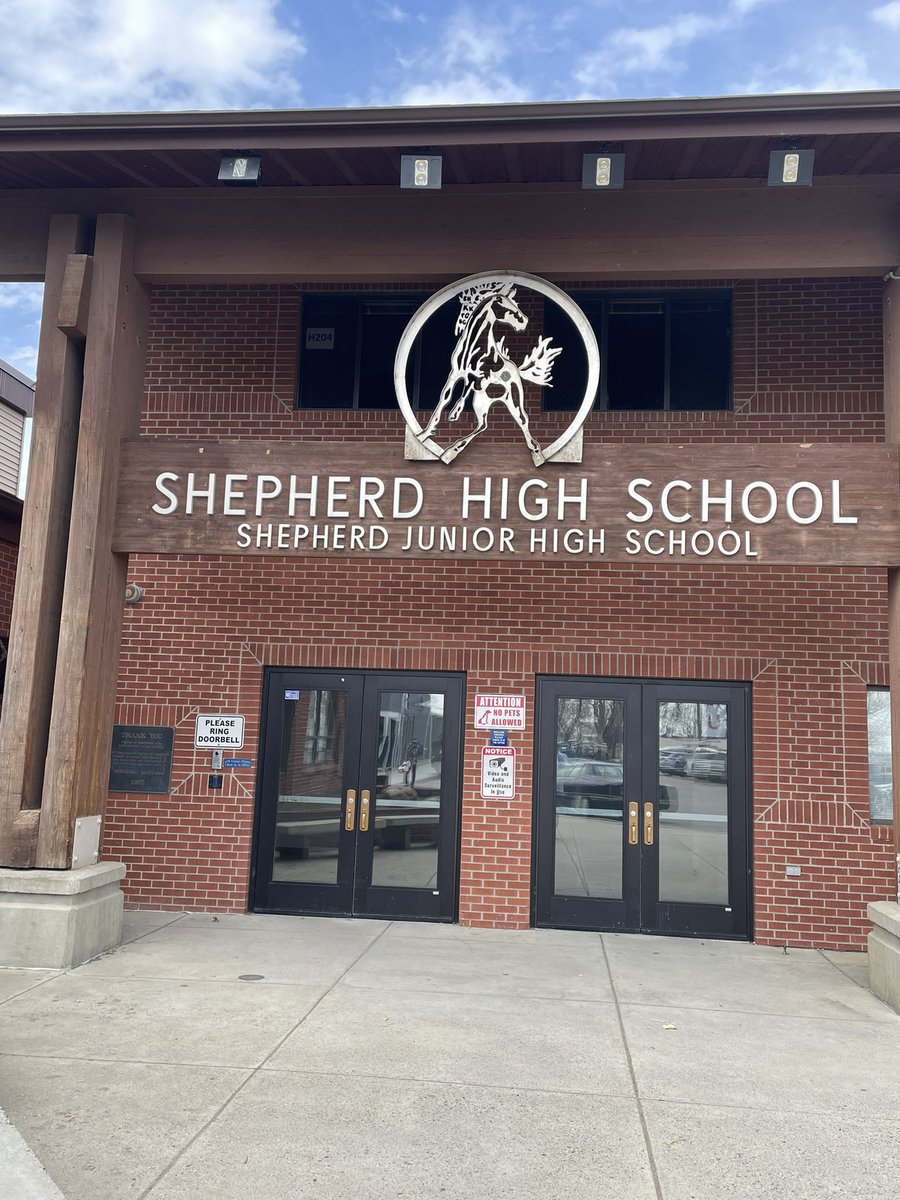 LockDown's tweet photo. Back on the road recruiting Montana Football Monsters!! Home of Griz player #ShepherdHS #RTD #MontanaBoys #CoachLogan https://t.co/ZOsTnYHSM7