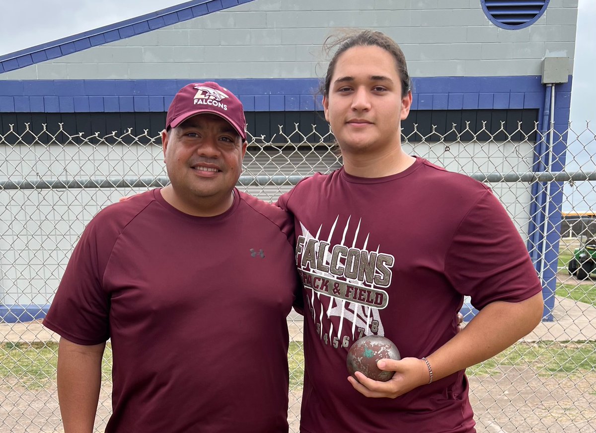 LFTrackandField's tweet photo. Congratulations to Gerry Garcia & Coach Atkinson on qualifying to regionals in shot put! ๐คฉ ๐๐ฝ๐ฅ
#regionalqualifier #SAbound https://t.co/lRSS9XqtBO