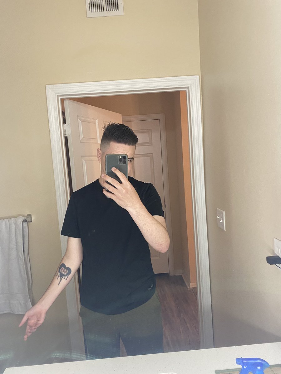 SLeonard27's tweet photo. My guy @MonsterThaBarb1 got me looking like myself again😅 https://t.co/dphP13kTdY