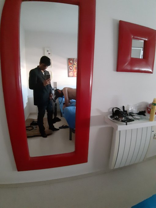 2 pic. Hoy tenía sesión de BDSM con un sumiso de Cádiz... Espero ir a Madrid y tener más sesiones bdsm