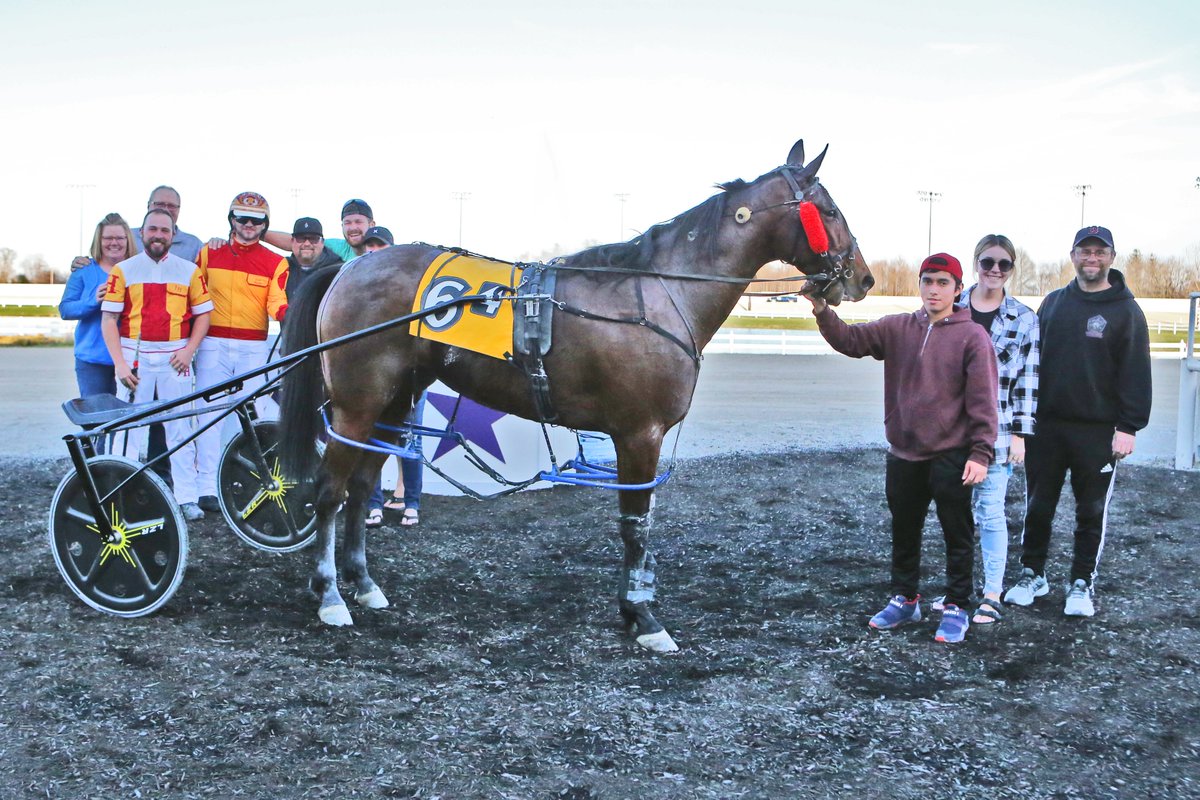 HoP_Racing's tweet photo. THAT FIRST WIN FEELING!

Congratulations to driver Jacob Roglitz picking up his first career victory in just his second ever career start aboard Brooklets Desire in tonight's fourth race @HoP_Racing!

📸: @harnessindiana #PlayHP https://t.co/tGK2M2ysZc