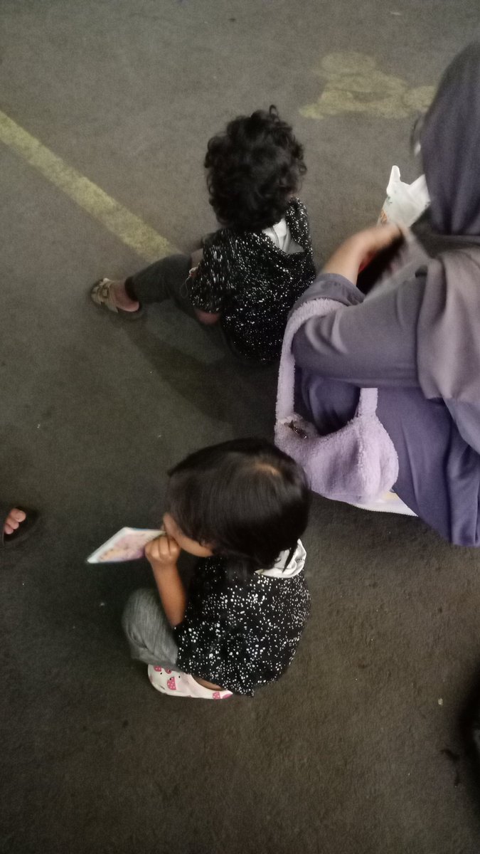 bandarcumi's tweet photo. @reyhansamuda "Assalamualaikum bestie,  mau THRnya dong!  AHHAKK" https://t.co/RZHbTpcTR6