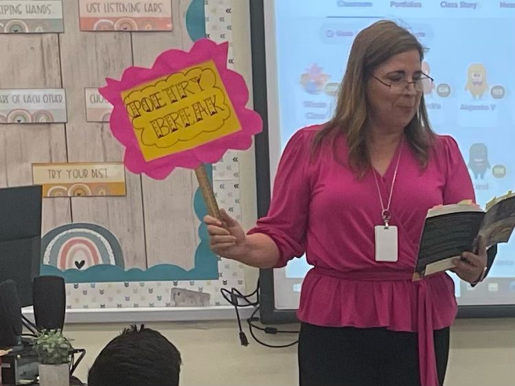 MAMilamK8's tweet photo. #PoetryBreak visits by our #ReadingCoach are always a nice surprise. We especially love it because we get to spend some time with Ms. Sanchez! 🥺❤️ #NationalPoetryMonth #iammilam @MDCPS @SuptDotres @MDCPSNorth @MDCPSPHantman @aniteach @verenanro https://t.co/YiQBtxFBMr