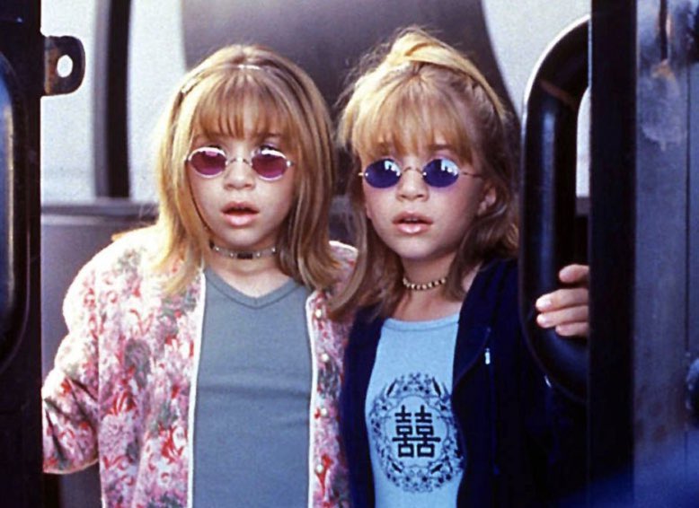 PopCulture2000s's tweet photo. olsen twins served looks https://t.co/cuEVRaDrQH