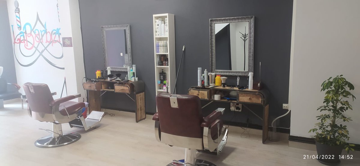 labarberiadeca1's tweet photo. #barber #barbershop #barberias #peluqueriacaballeros #tipicalspanish #cabanillasdelcampo #barberiasconencanto https://t.co/KyCR7t7Xw6