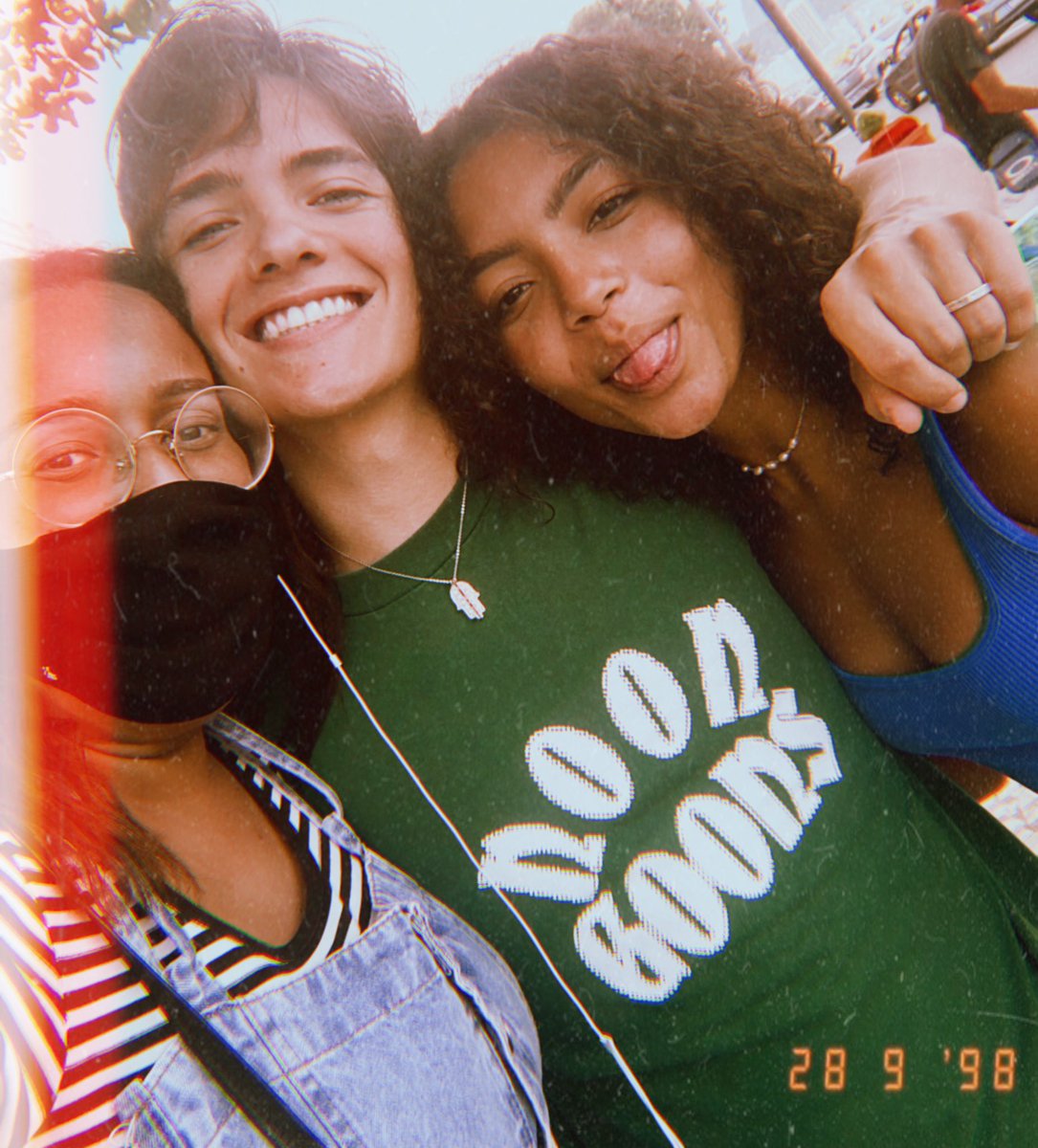 elcinsarduc's tweet photo. Aproveitem MUITO! vocês são incríveis, orgulhosa do caminho que vocês tem pra percorrer. 🤍 Amo vocês! @anygabrielly @NoahUrrea https://t.co/AQS5vD0lRW