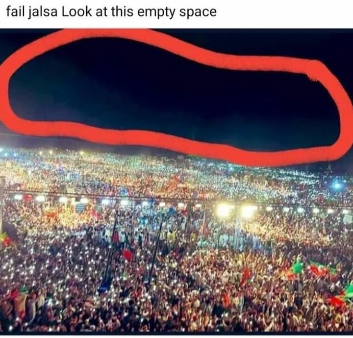 tbaqir's tweet photo. #haha #ImportedGovtNotAcceptable #fakemedia #importedgovernment #LahoreJalsa #pti #ImranKhan #Pakistan #امپورٹڈ_حکومت_نامنطور https://t.co/d9DibfYh4C