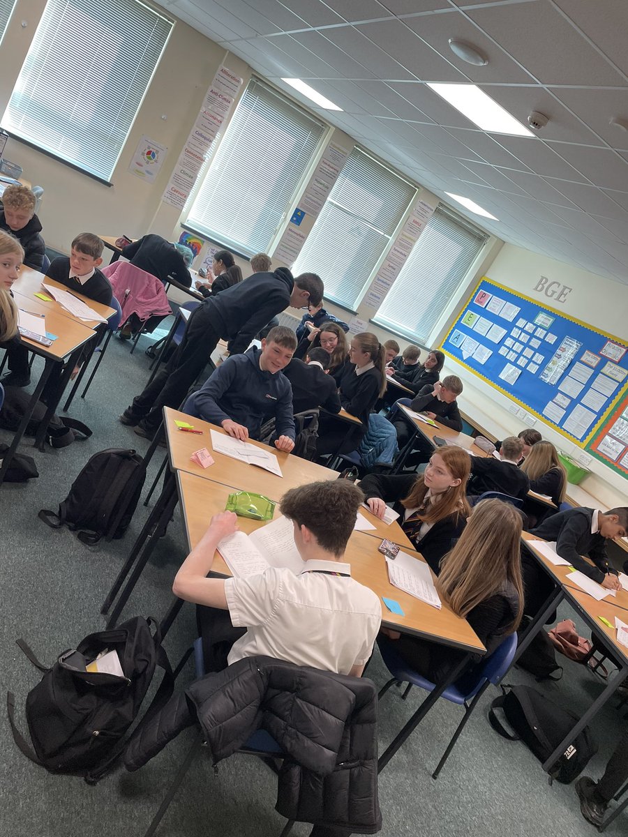 MissRussellEng's tweet image. S2 got very competitive during our RUAE relay today! Love when they get so motivated and give it their all, massively rewarding 😍. It makes the cutting out of resources totally worth it 😅!