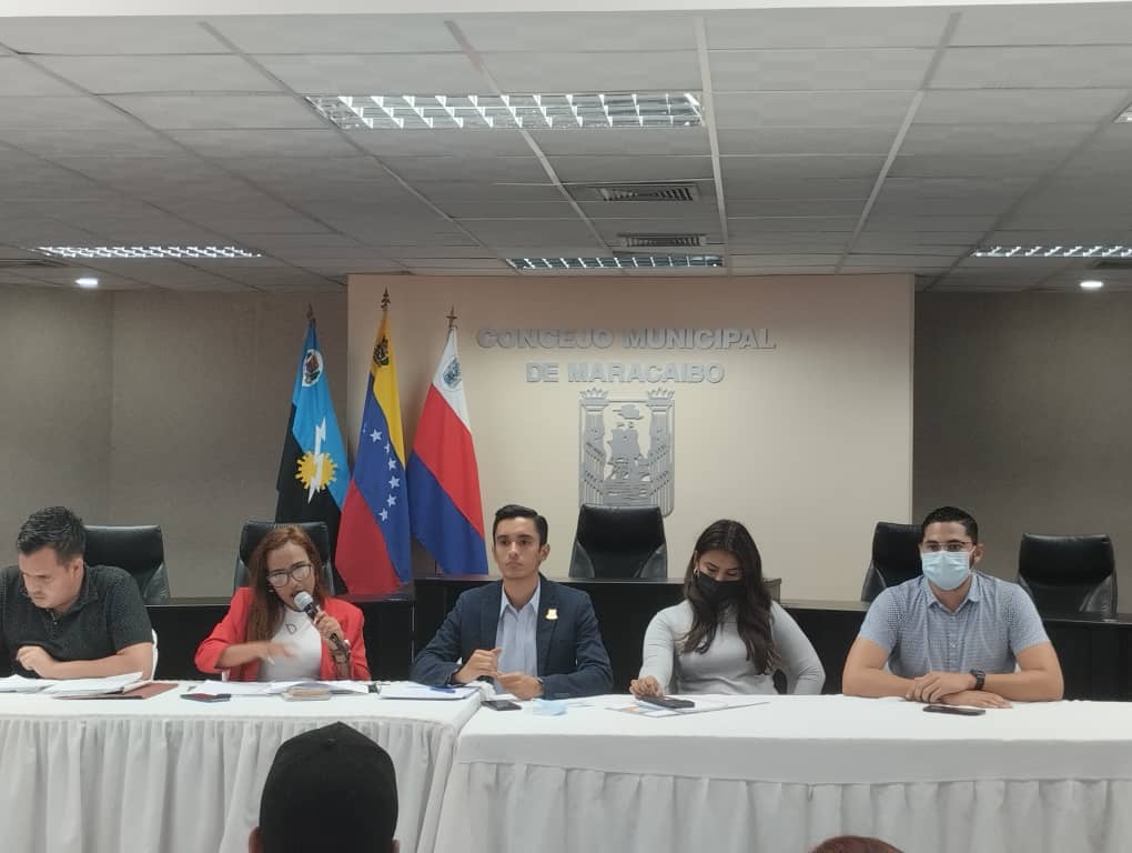 Estamos en el <a href="/concejomcboof/">Concejo Municipal Bolivariano de Maracaibo</a> en Consulta Pública de la Primera Ordenanza para el Primer Empleo y Emprendimiento en Maracaibo, instrumento que viene a apoyar y fortalecer el acceso de nuestros jóvenes a una primera experiencia de empleo e nuestra ciudad!
@SiaceMaracaibo