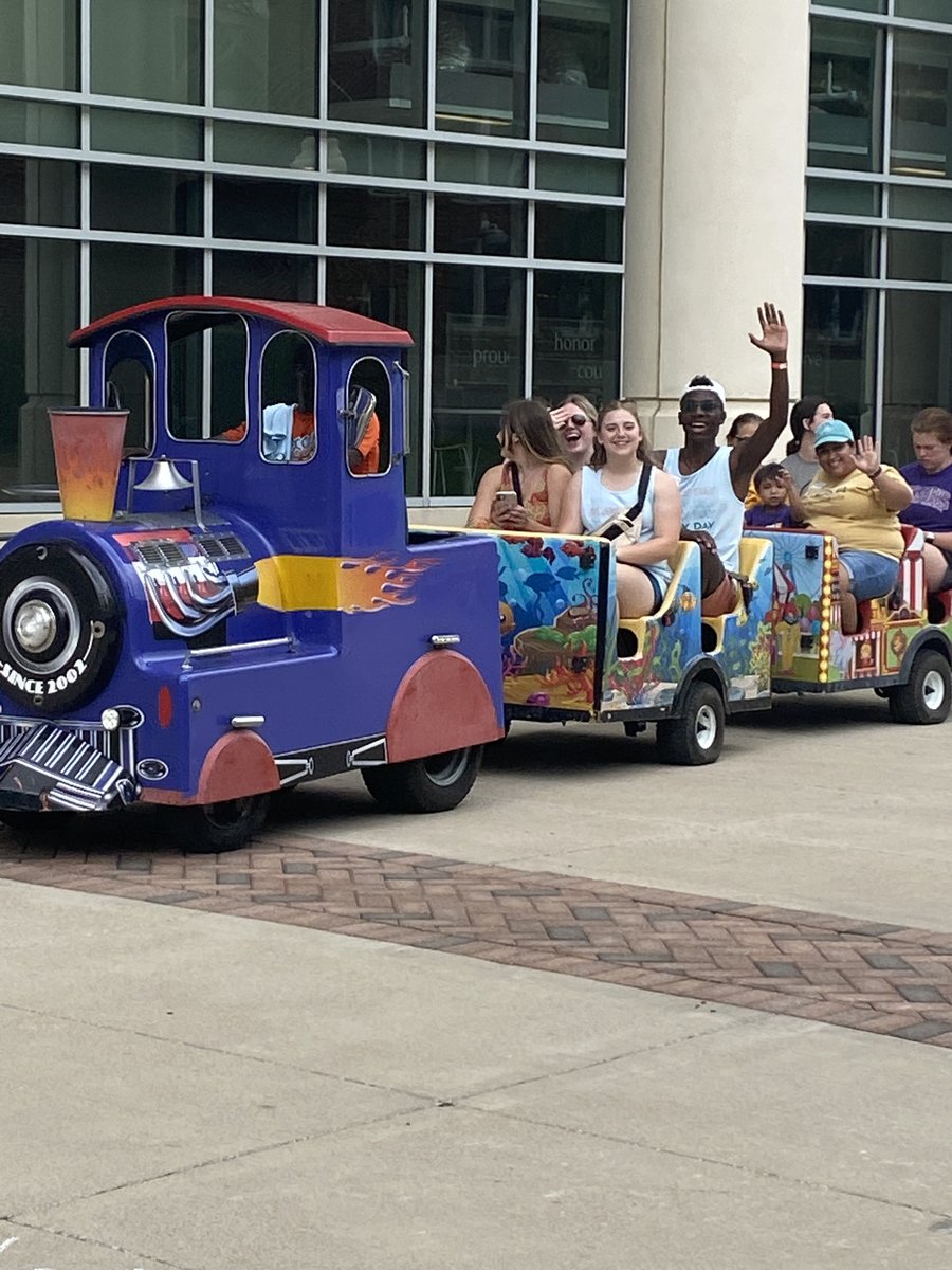 UMHBMyWay's tweet photo. Play Day is full of fun at UMHB. Petting zoos, plant potting, train rides and more give students a well-deserved break just before finals start! Love being a part of a campus community that invests in its students! https://t.co/LStR4YH788