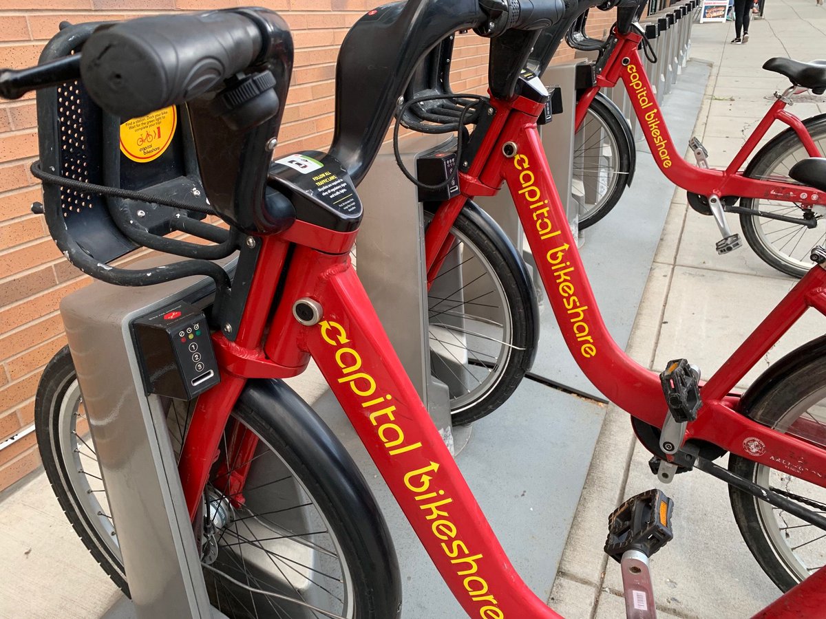 CityofFFXCUE's tweet image. Capital Bikeshare is coming to Fairfax City! The shared bicycles are an affordable and fun way to get to class, Metro, restaurants and more.

The city has identified feasible locations for 13 Bikeshare stations and want's your feedback! 

More info here: engage.fairfaxva.gov/capital-bikesh…