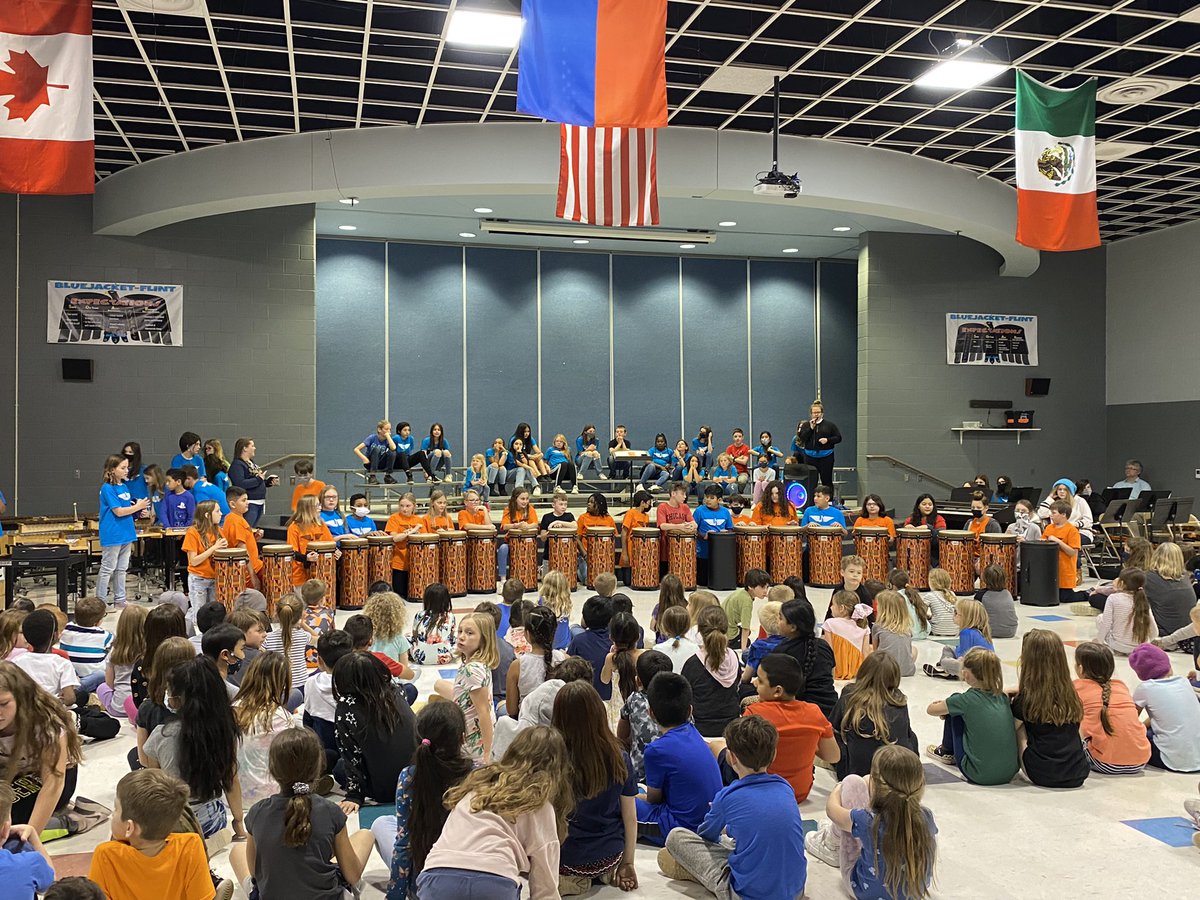 readingwelch's tweet photo. These Thunderbirds are full of musical talent! Hear them for yourself at open house tonight! @tashahoward96 @BThunderbirds https://t.co/rzm0H3BprU
