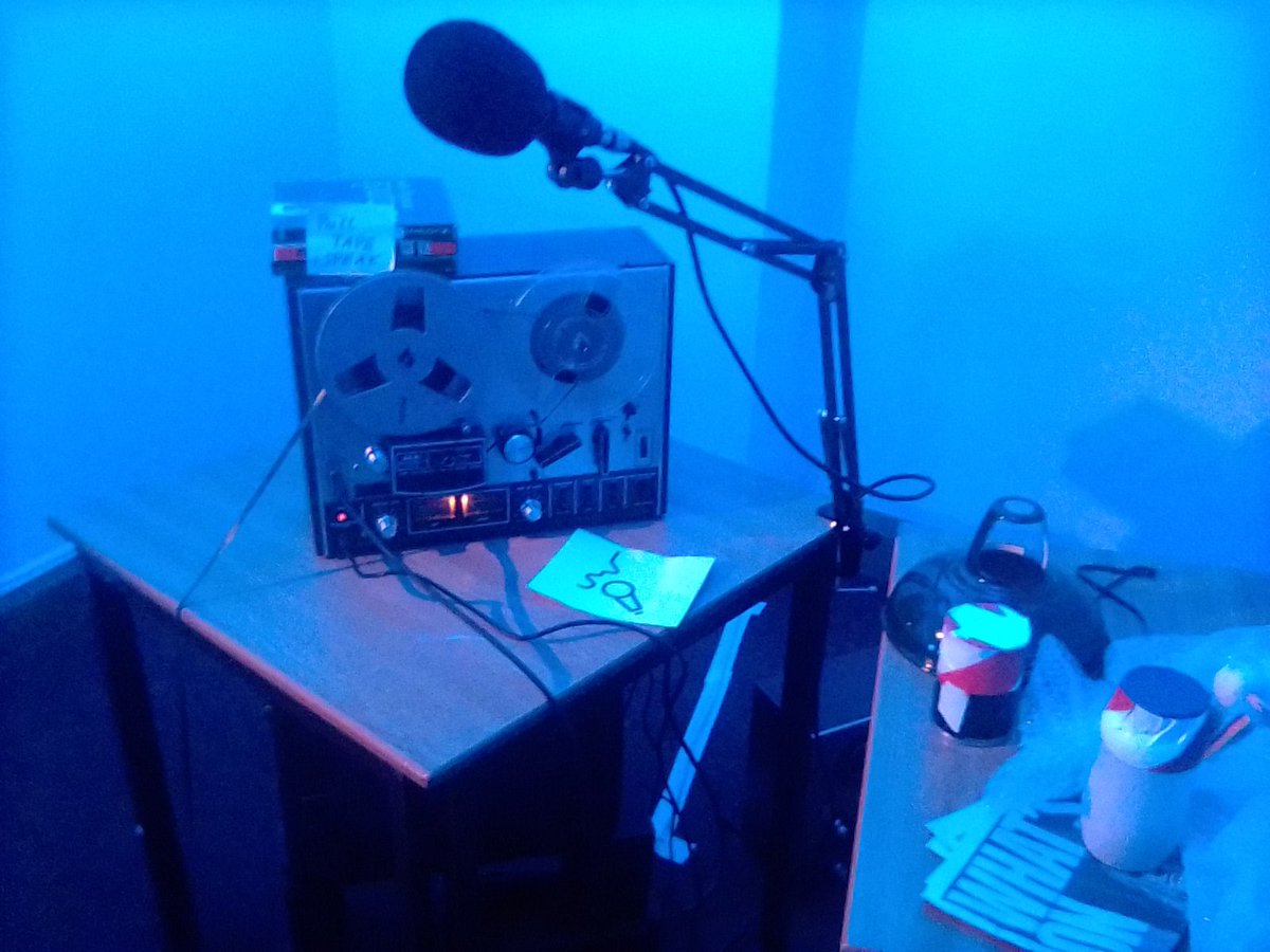 hobb_old's tweet image. A cacophony of sound, bringing illusion, confusion and delight, with light, human voice and resonance.
Damn good fun.
#EchosofInvention 
#bladderstring 
@bladderstring #COVENTRY 
Go play and enjoy