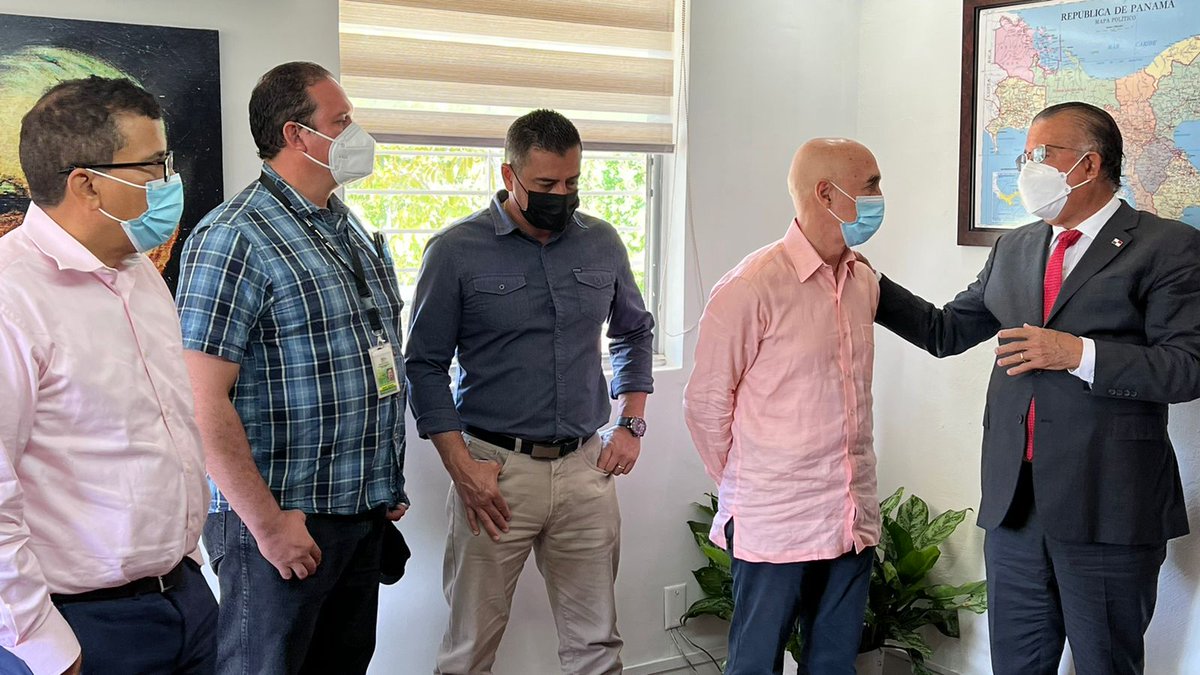 arrozFLAR's tweet photo. En preparación para consolidar el acuerdo de colaboración entre el Ministerio de Desarrollo Agropecuario🇵🇦, @BiovIntCIAT_esp y @arrozFLAR, para el proyecto “Panamá cosecha más”, @jesquiga y @edugrat se reunieron con representantes del #MIDA #FUNPARROZ @IDIAP_PA @UNIVERSIDAD_PMA https://t.co/GIlvEDLfnt