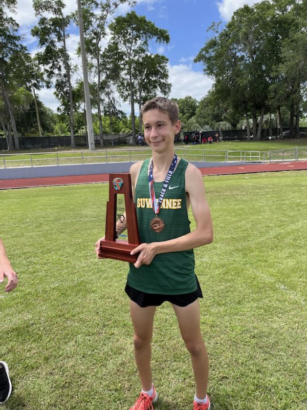 Congrats to Paul Gunter for his career best 4:47 mile at Districts he will be going to Regionals! Congrats and go Dogs!!!