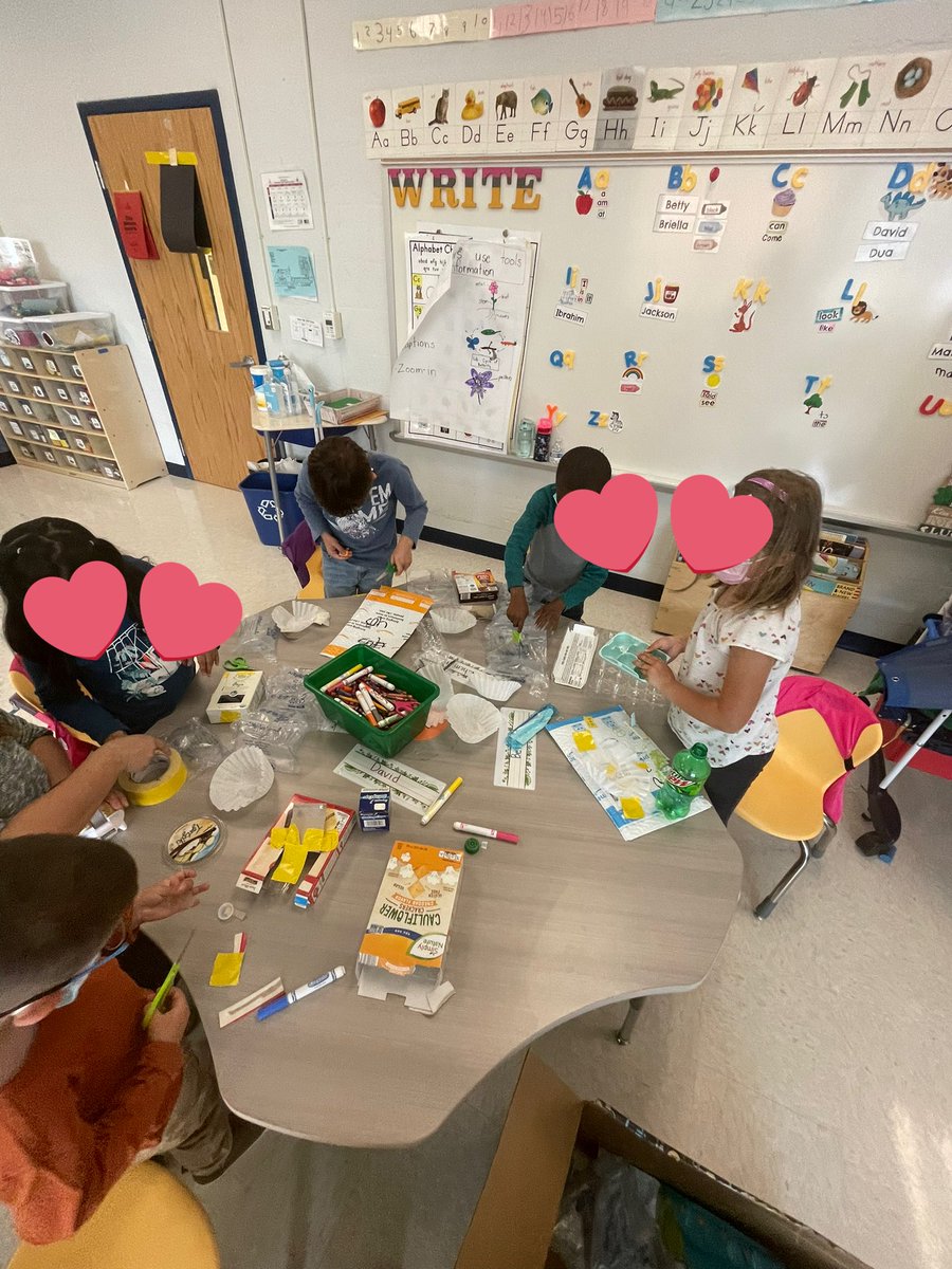 MissCarr04's tweet photo. National Kindergarten Day & my birthday!! 2 of my favorite things ❤️🥳🎂 early Earth Day celebration too. We loved reusing recycling #BucknellStrong #fcpsk #NationalKindergartenDay https://t.co/ITVX39cxZn