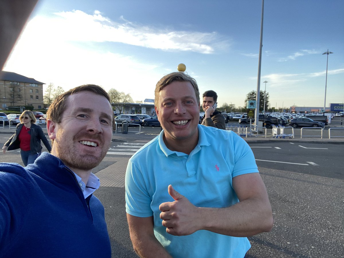 steviec2502's tweet photo. @iamtomskinner @iamtomskinner Nice to meet you today big man, Enjoy Belfast! Get plenty of pints into ya! A Bosh! https://t.co/RvIY3RbtJz