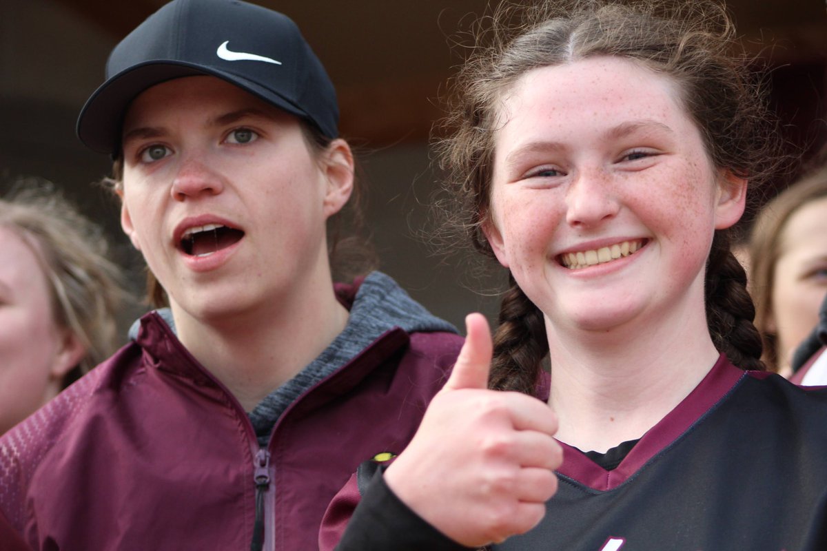 PackersSsp's tweet photo. Thumbs up for youth night! Harmon @ 4:15! Stay until the end for a contest to win a free t-shirt! 👍🏻 https://t.co/RLPKX423pa