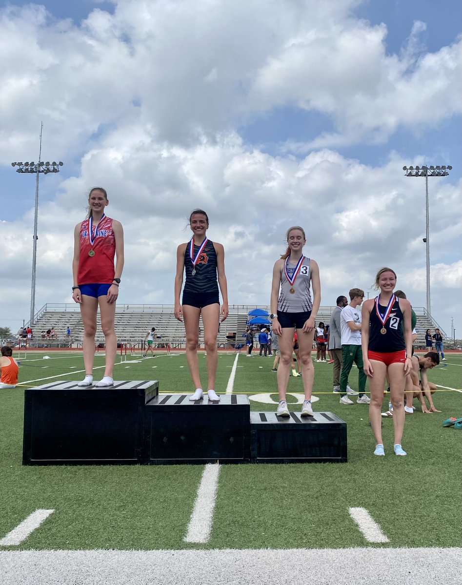 DentonBronco's tweet photo. Erika Safranek gets 3rd place and qualifies for Regionals in the 800m!! @Denton_High @dentonisd @DentonISDSports https://t.co/rh3aPqN298