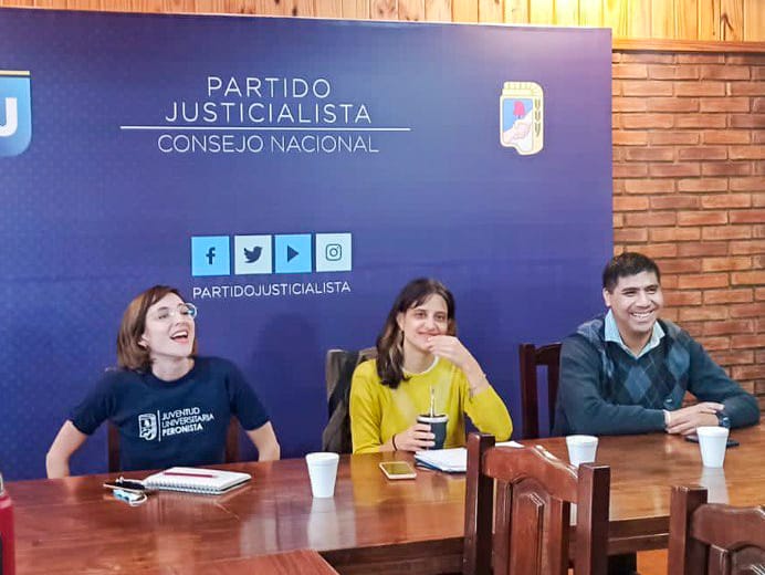 lucampora's tweet photo. Hoy participé de la apertura del encuentro de la @JUPNacionalOK, que reúne a compañeras y compañeros que construyen representación en las universidades de todo el país. 

La potencia de la militancia estudiantil organizada 🔥✌️. Muchas gracias por la invitación. https://t.co/xbPEy1EcOi