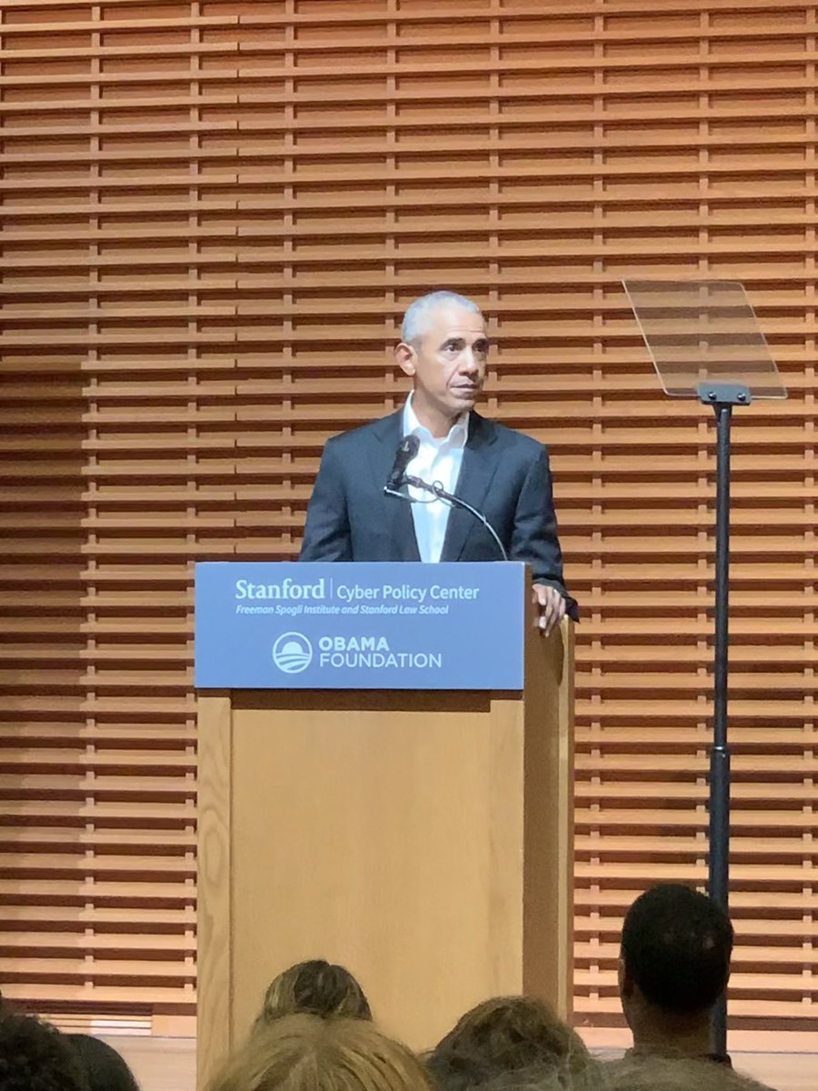 _avecchiato's tweet photo. “There is a bug in the software!”, President @BarackObama expounding on how flawed platform design affects democracy and society @Stanford today. https://t.co/EcfyR1QavQ