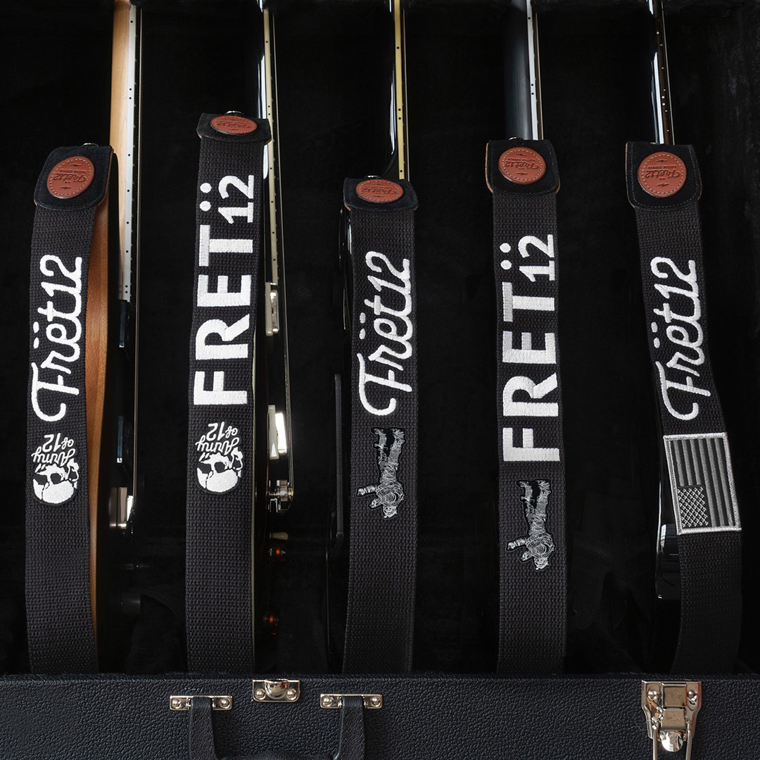 FRET12's tweet image. The #StringThing and #ArmyOf12 straps are now available in both the Script Logo and OG Block Logo. 

💥💥💥 f12.link/s-Straps