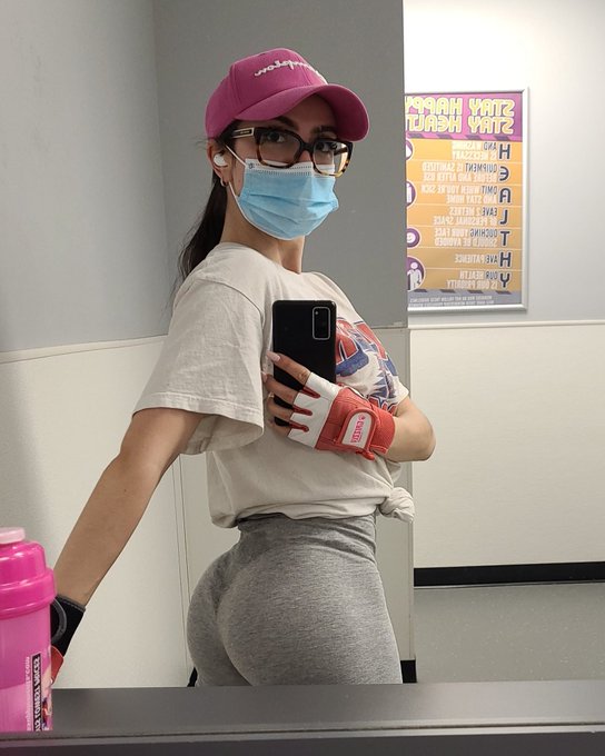 ~ sweaty thong ~ almost ready to see u LA 😘 https://t.co/eOMwHcnEOu<a href="/tag/mvsales"class="tags"><span>#mvsales</span></a>