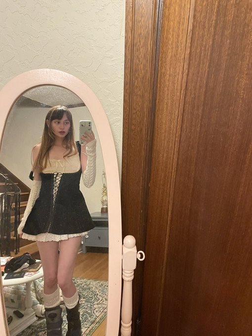 going out with a boy i hope he likes me https://t.co/O6jLNd1xNA