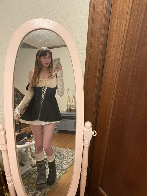 going out with a boy i hope he likes me https://t.co/O6jLNd1xNA