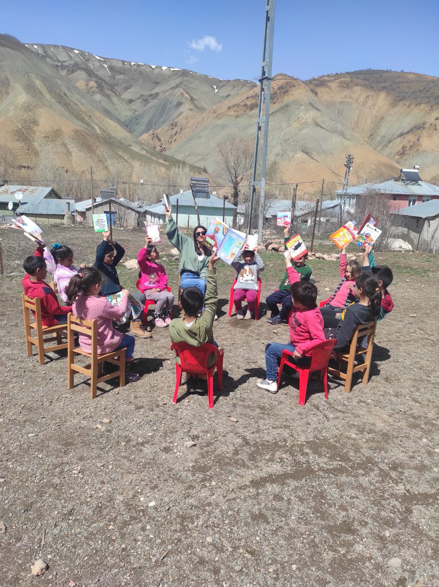 Çocuklarını kitapla beslemeyen milletlerin sonu her zaman acıdır..📕🤓
<a href="/bingolmem/">Bingöl MEM</a> 
@KarliovaMEM 
<a href="/Maliyldz12/">Mehmet Ali YILDIZ</a> 
<a href="/Azizbingoll/">Aziz BİNGÖL</a> 
<a href="/emrahdemrbag23/">Emrah Demirbağ</a>