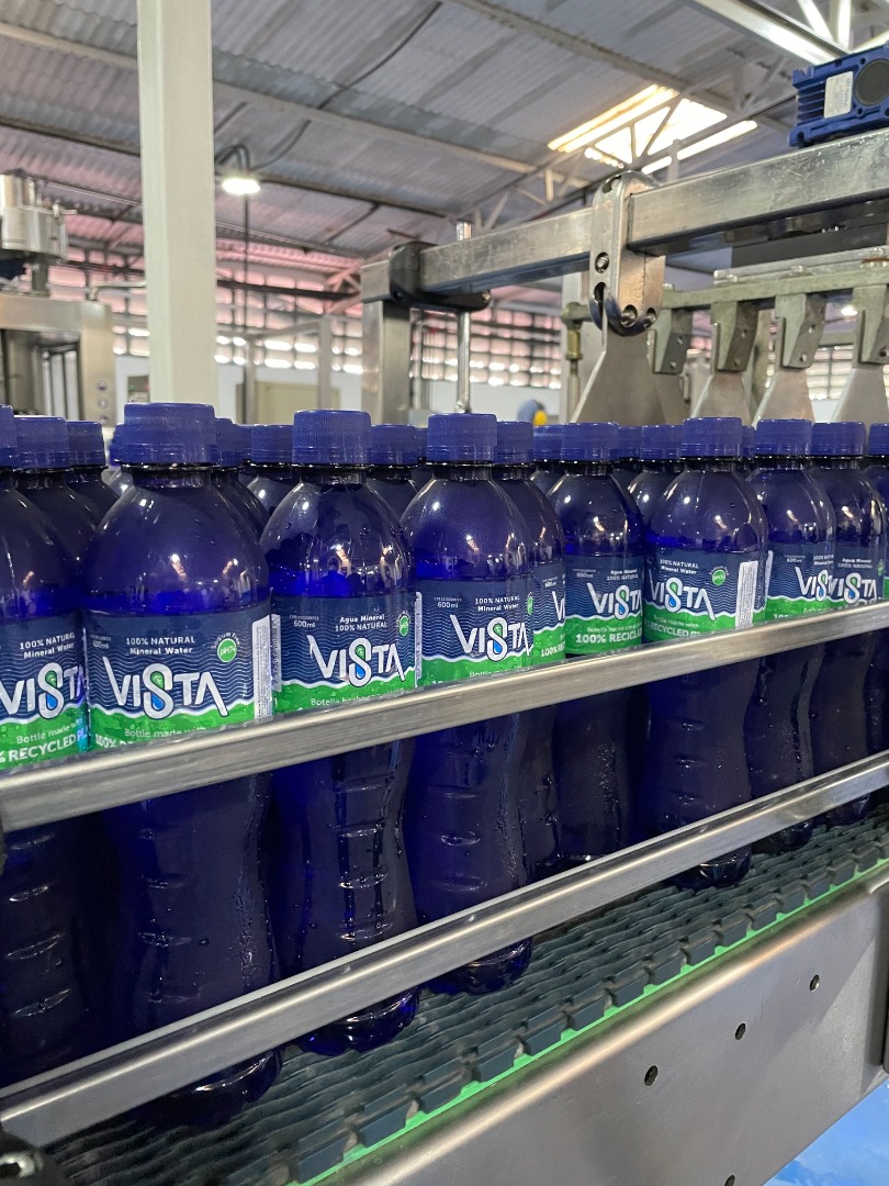 PLASTITECGROUP's tweet photo. ¡PRODUCTOS 100% RECICLADOS! ♻️

Dos de nuestros productos son: 

💧Agua Mineral Vista @aguavistamineral https://t.co/BiWGFtQHuz
✅Envases @Pet2GO_ve https://t.co/wdwkq9IEhS

¡Sonríe, hacemos menos plástico! 🌎 https://t.co/ITXHciI6Wn
