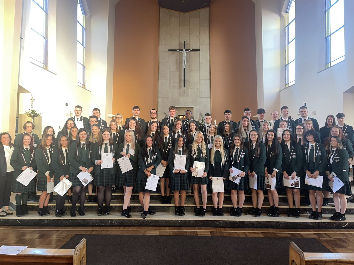 StLukesHigh's tweet photo. Thank you to everyone who joined us tonight to celebrate a beautiful leavers mass for the class of 2022. Thank you to Fr Jonathan for celebrating this very special event. S6 we are all very proud of the amazing young people you have become! #lovefaithunderstanding https://t.co/OpzRBXC4PT