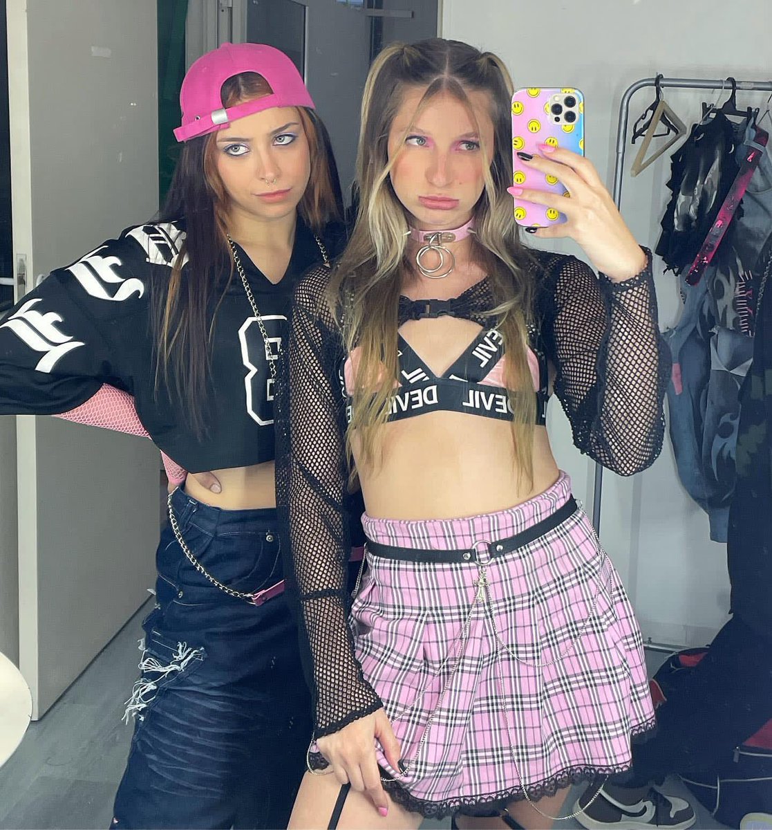 ¿Dónde está el Team Tóxico?
Estamos a unas horas de poder disfrutar de esta joya ✨🤩
Gracias @Yamisafdie por invitar a nuestra kiwi <a href="/FrancelyAbreu/">ABREUU</a> a colaborar contigo.
Los kiwis decretamos un gran éxito a esta colaboración 🙌✨🤩🥝💜

CATÁLOGO YAMI X FRANCELY