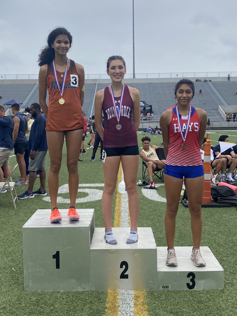 xchays's tweet photo. Abigail Parra places 3rd in the 800m securing her trip to the Region 4 Championships! https://t.co/1spbQlo4Zo