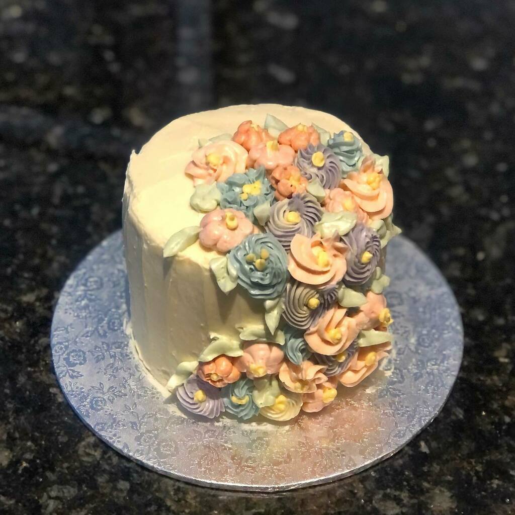 HealthyBellee's tweet photo. Beautiful Vanilla Strawberry Cake !! Perfect for a small event!

👉🏼 @healthybellee.to for more!

😘#sogood #instagood #instachef #fit #healthyfood #fitness #healthyeating #healthycooking #healthy #mealprep #delish #healthyrecipes #foodie #food #fitfoo… https://t.co/Xgs8fAJRgl https://t.co/SMfmME4UcI