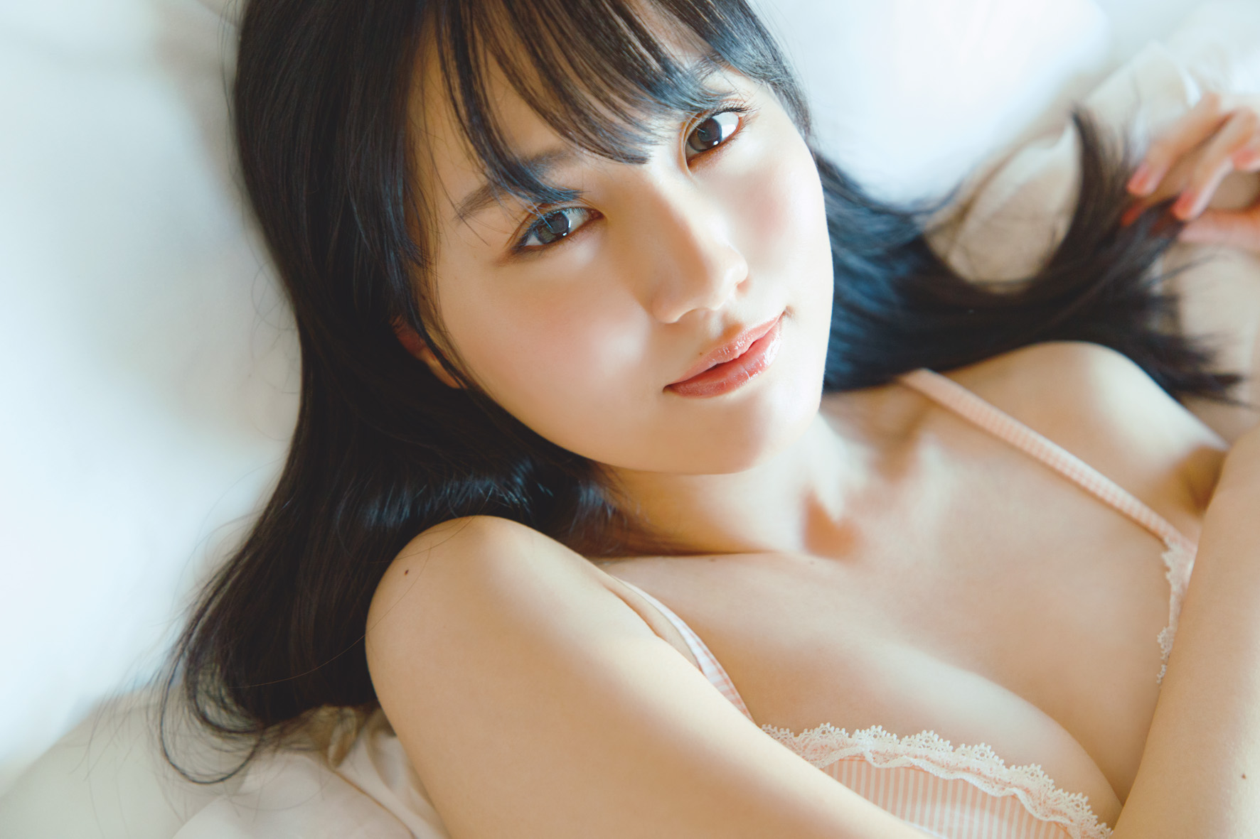 乃木坂46賀喜遥香 1st 写真集 「まっさら」好評発売中【公式