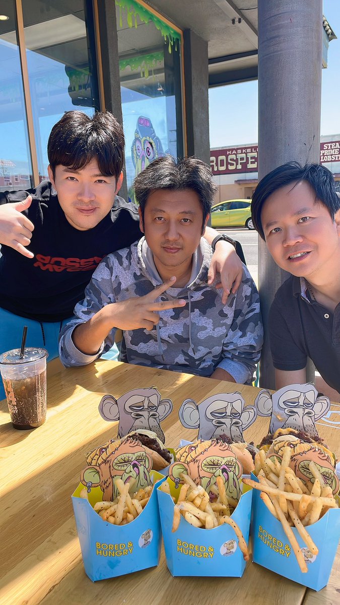 Probably nothing… <a href="/BoredApeYC/">Bored Ape Yacht Club 🍌</a> <a href="/Harryleemedia/">李哈利 Harry LΞΞ</a> <a href="/vincent13031925/">vincent</a>