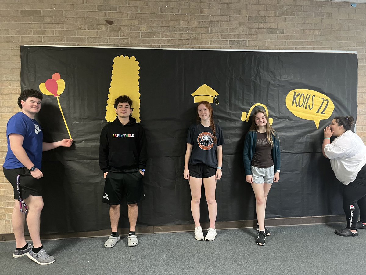 kohscounselors's tweet photo. Check out the new selfie wall across from the Counseling Office! The creativity is constantly flowing from this office with the help of our AMAZING office aids!!! #selfiewall #stopbyforavisit #blackandgold @KleinOak @KISD_Counselors @KOHS_CCC https://t.co/XtpVKOaA7r