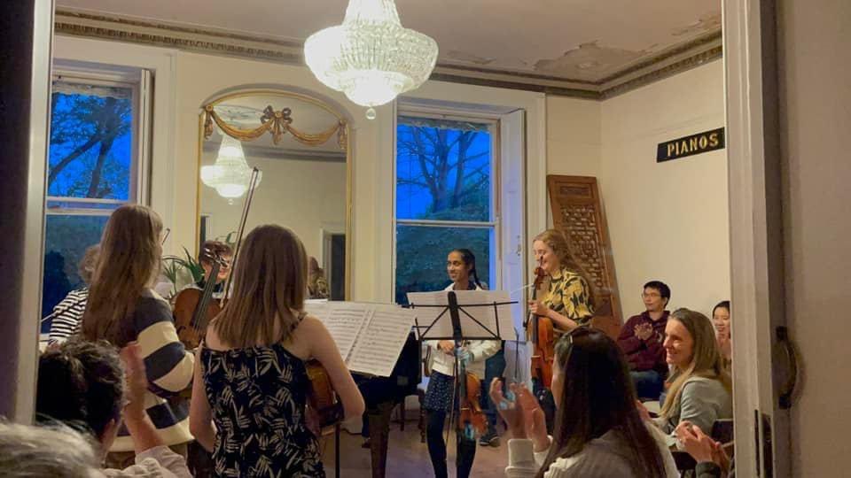 Amazing performances from these wonderful young people (including viola octet!) raising money for <a href="/UNICEF/">UNICEF</a> Ukraine Appeal. Thank you <a href="/RunaGP/">PianoDoctor</a> &amp; Rowan Cozens for organising &amp; playing with all the young musicians. #liveconcertsareback