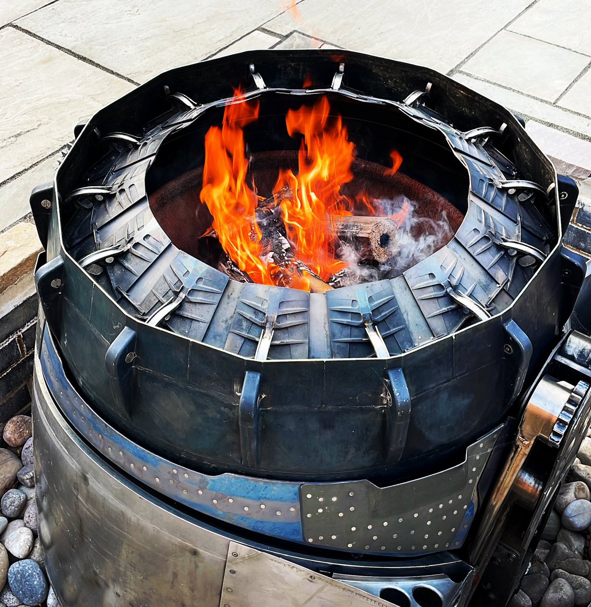 JetArtAviation's tweet photo. Check this out. Our latest instalment of back yard Tornado RB199 jet engine porn!

This time in the form of the @jetartaviation patio heater log Burner 😎 🔥 

Some work still required tweaking the shock diamonds! https://t.co/RmU0AnX024