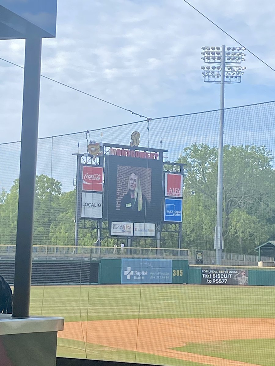 MargenGadd's tweet photo. A beautiful day @BiscuitBaseball celebrating the Volunteer Of The Year Awards Celebration! THANK YOU to ALL the volunteers that make our community thrive!! Wonderfully hosted by @handsonRR  &amp; Junior League of Montgomery @RRUnitedWay @JannahBailey #LiveUnited #prospertogether https://t.co/d7JgBMZxcH